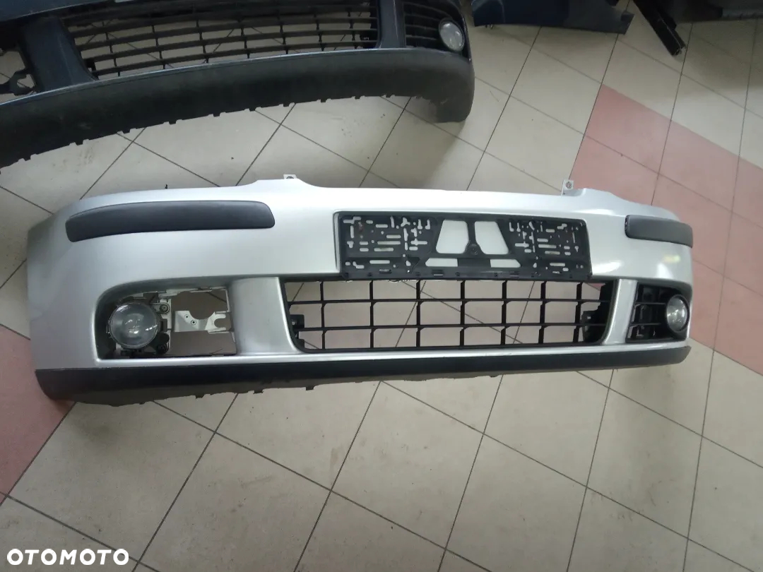 VW Golf V HB zderzak przedni przód la7w - 6