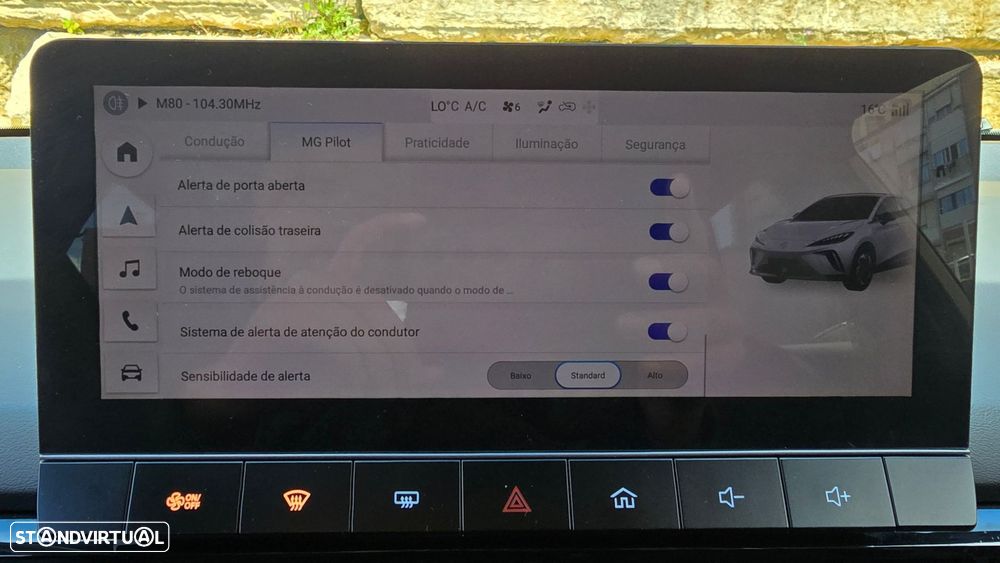 MG MG4 64 kWh Luxury - 27