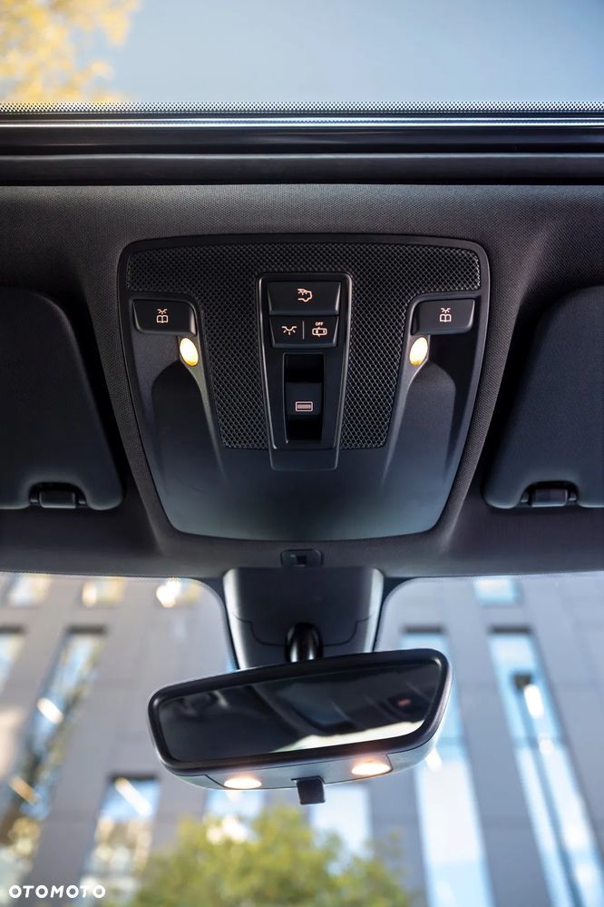 Mercedes-Benz Klasa B 250 4Matic 7G-DCT Urban - 32