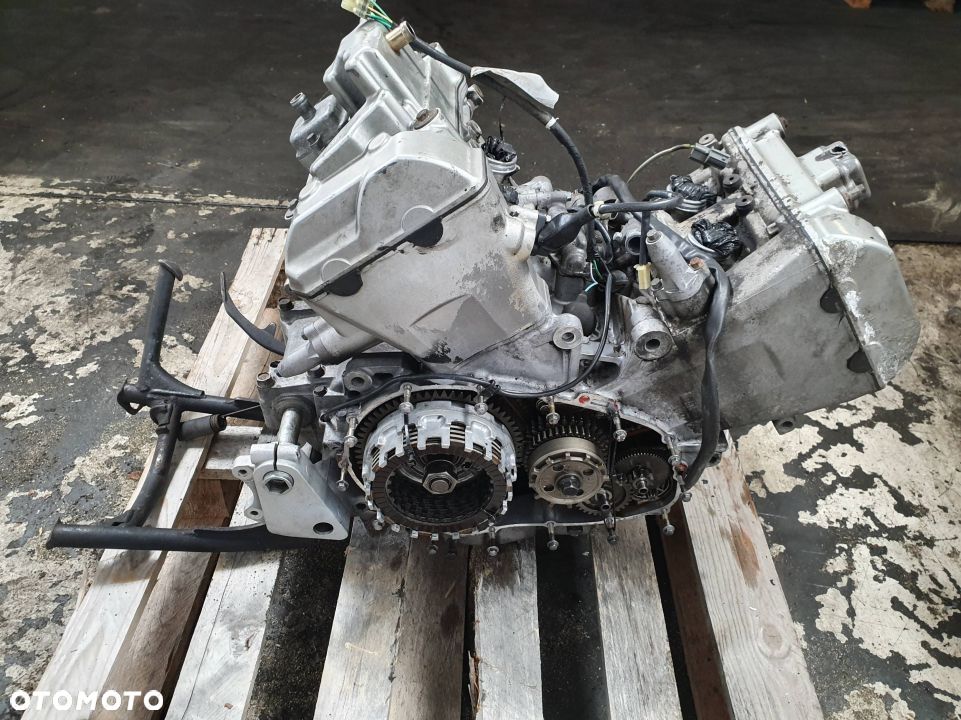 SILNIK MOTOCYKL HONDA VFR 800RR RC46E - 7