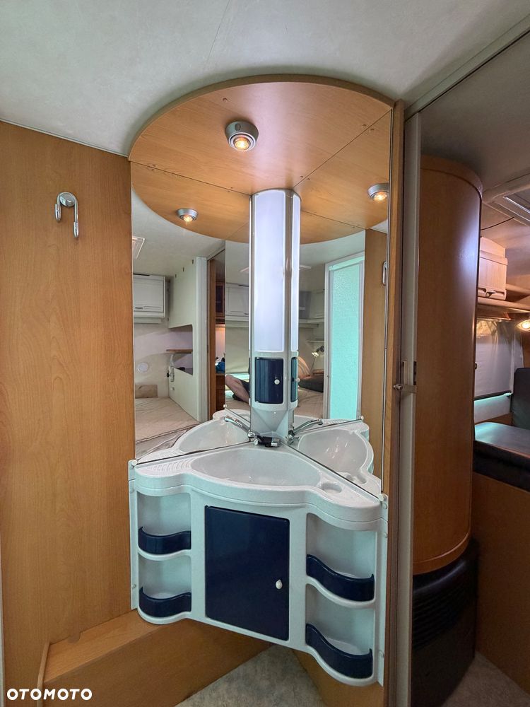 Adria Unica B 462 DP - 23