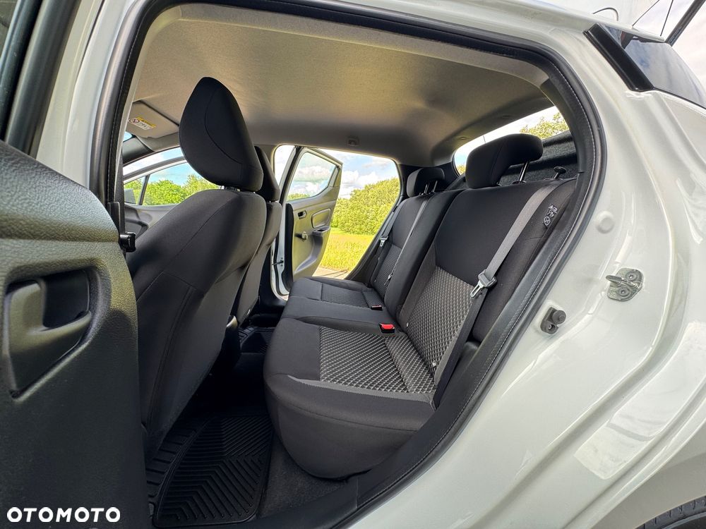Nissan Micra 1.0 Visia Plus - 28