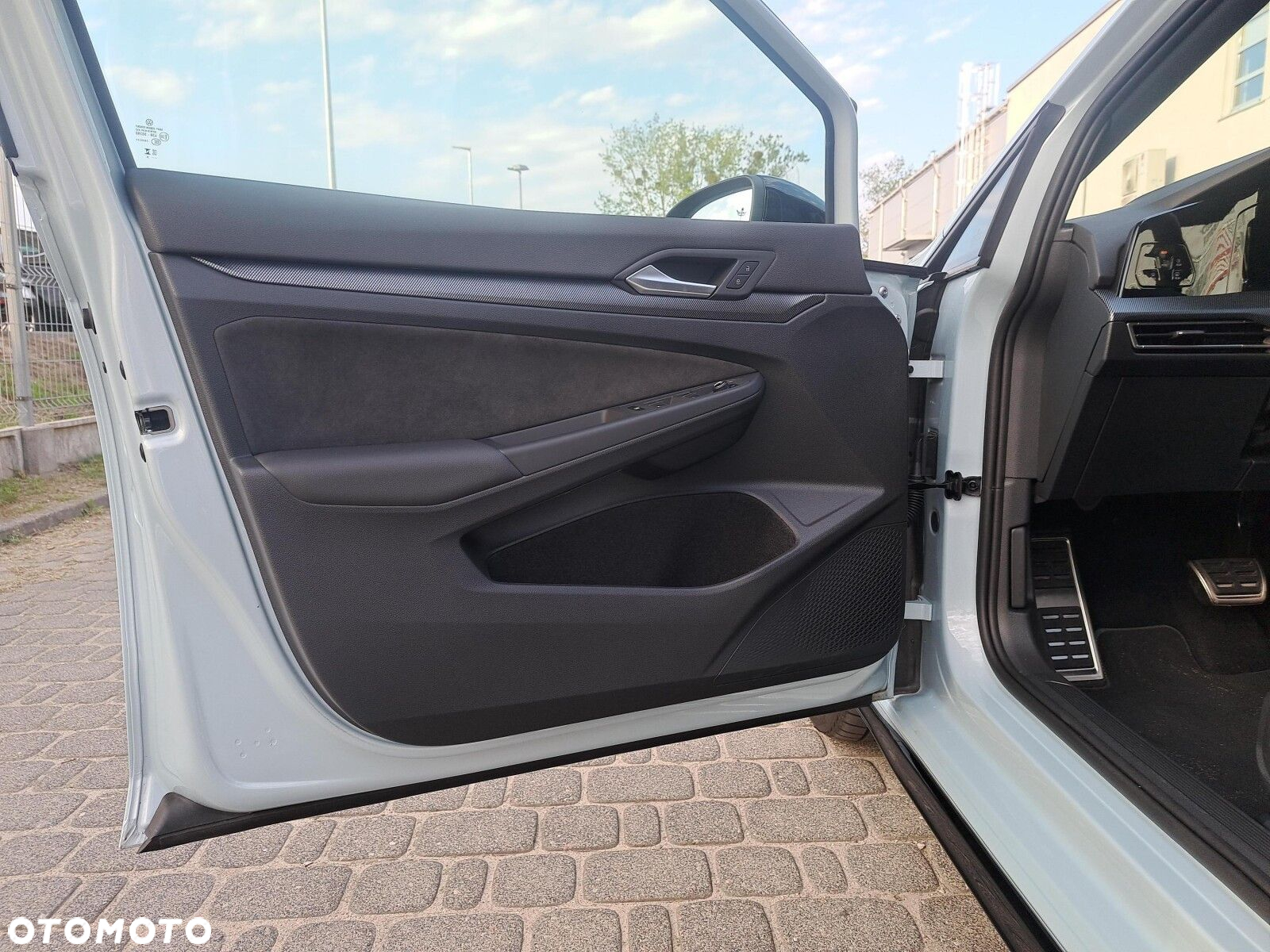 Volkswagen Golf VIII 1.5 eTSI mHEV R-Line Plus DSG - 12