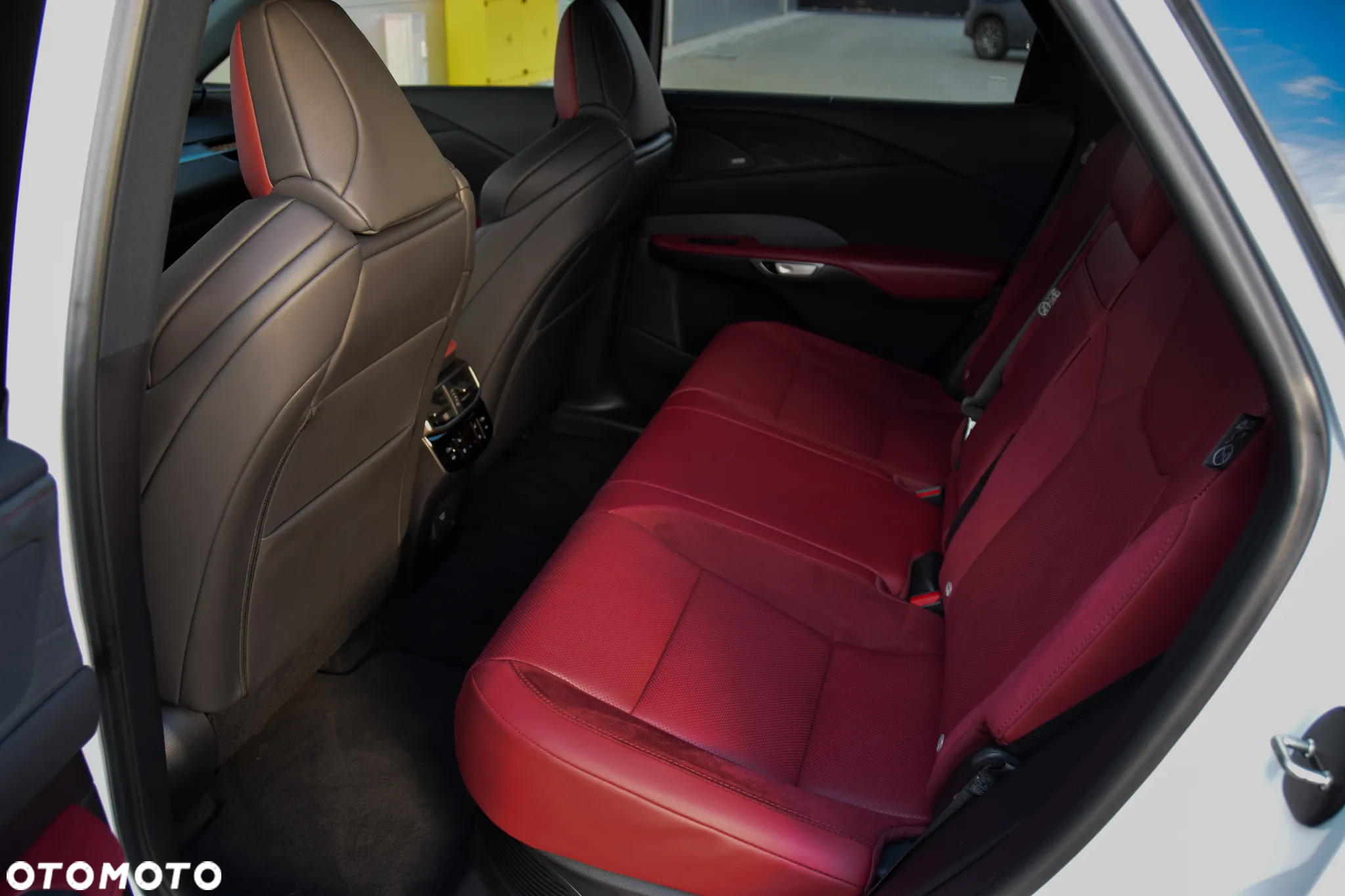 Lexus RX 500h F Sport - 11