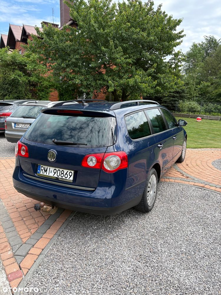Volkswagen Passat - 4