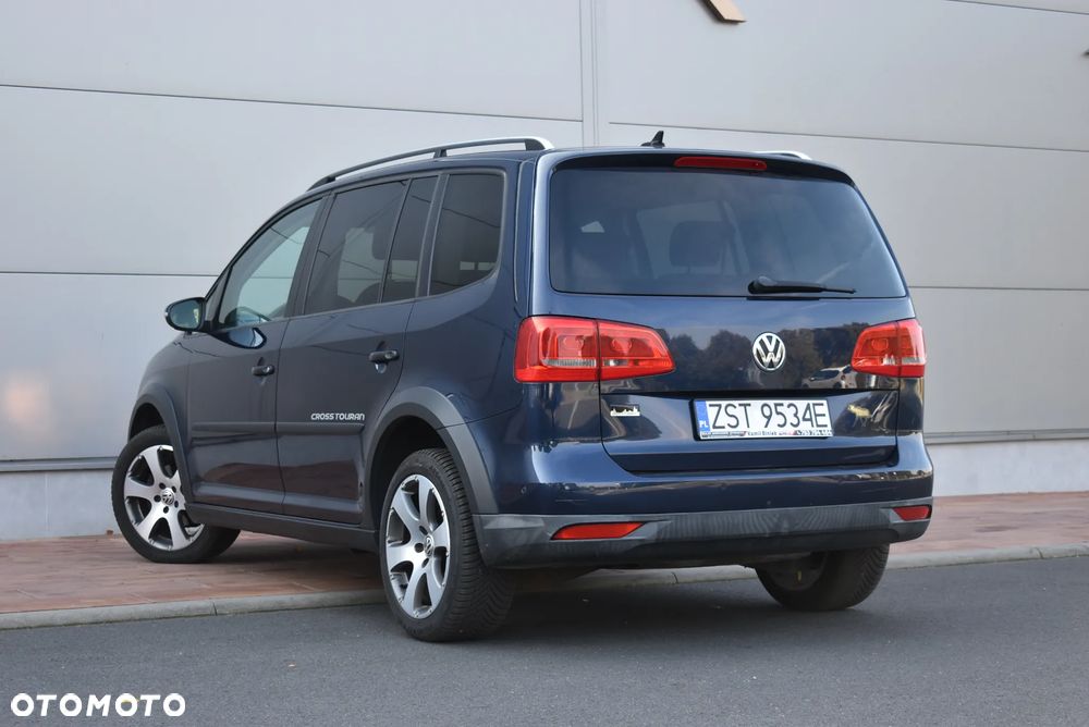 Volkswagen Touran - 36
