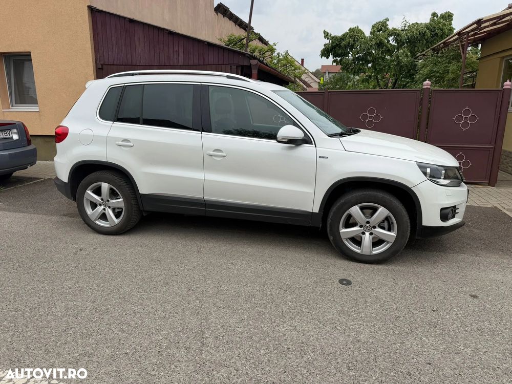 Volkswagen Tiguan 2.0 TDI DPF 4Motion BlueMotion Technology DSG Exclusive - 4