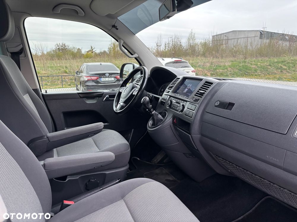Volkswagen Caravelle - 6