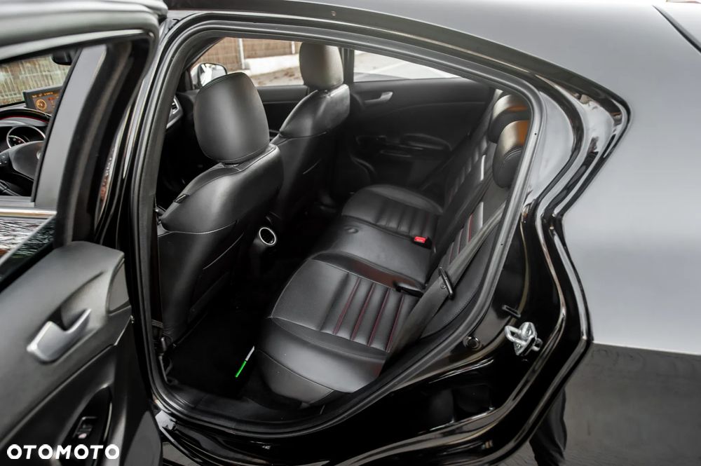 Alfa Romeo Giulietta 1750 TBi Quadrifoglio Verde - 17