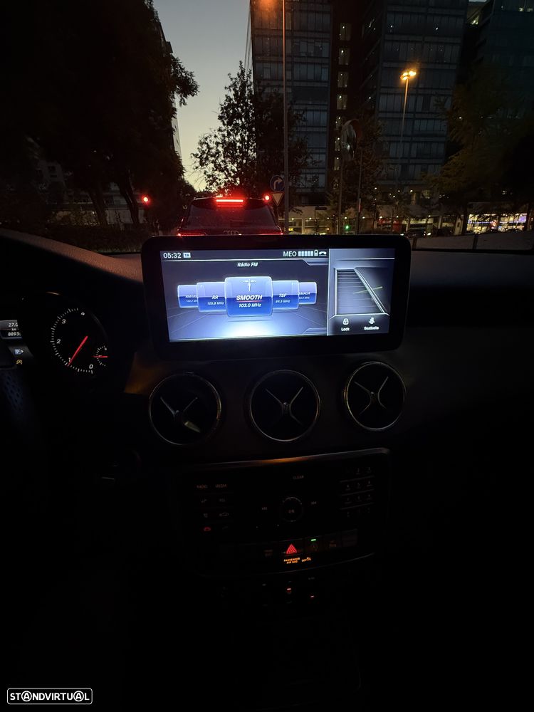 Mercedes-Benz CLA 180 d Shooting Brake AMG Line - 6