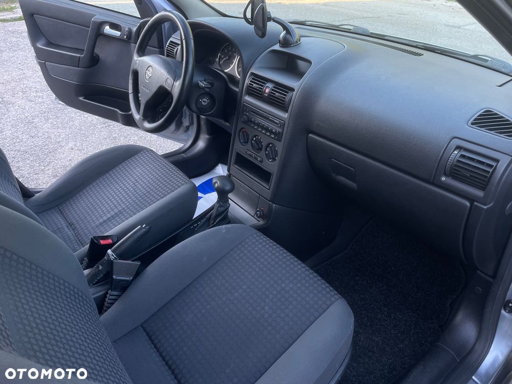 Opel Astra 1.6 NJoy - 12