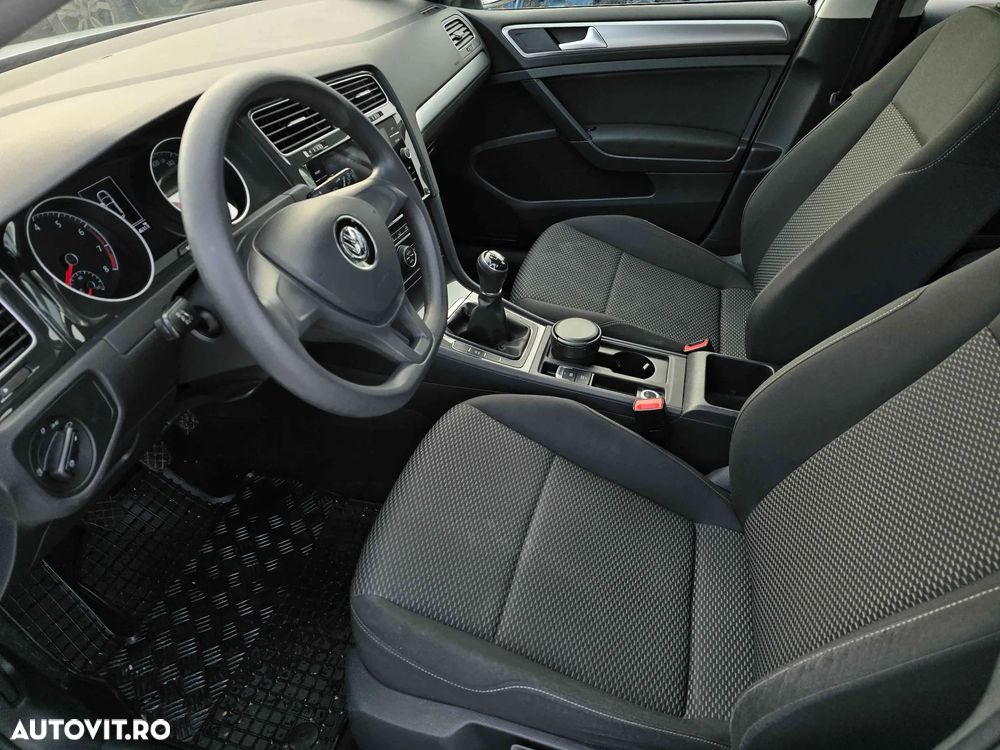 Volkswagen Golf - 12