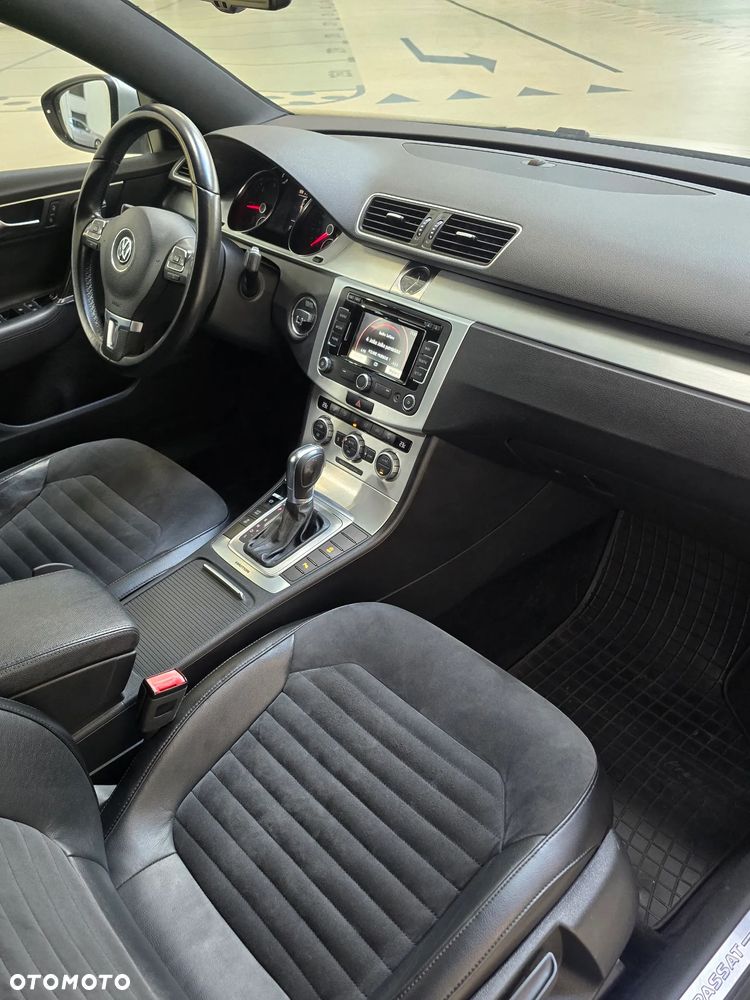 Volkswagen Passat 2.0 TDI Highline DSG - 29