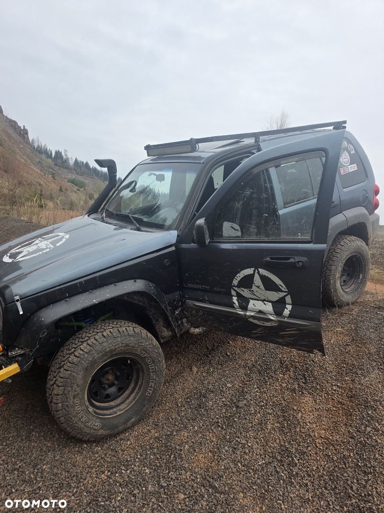 Jeep Cherokee - 4