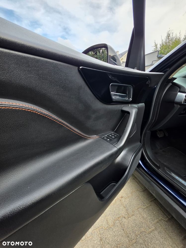 Jaguar F-Pace 20d Prestige - 29