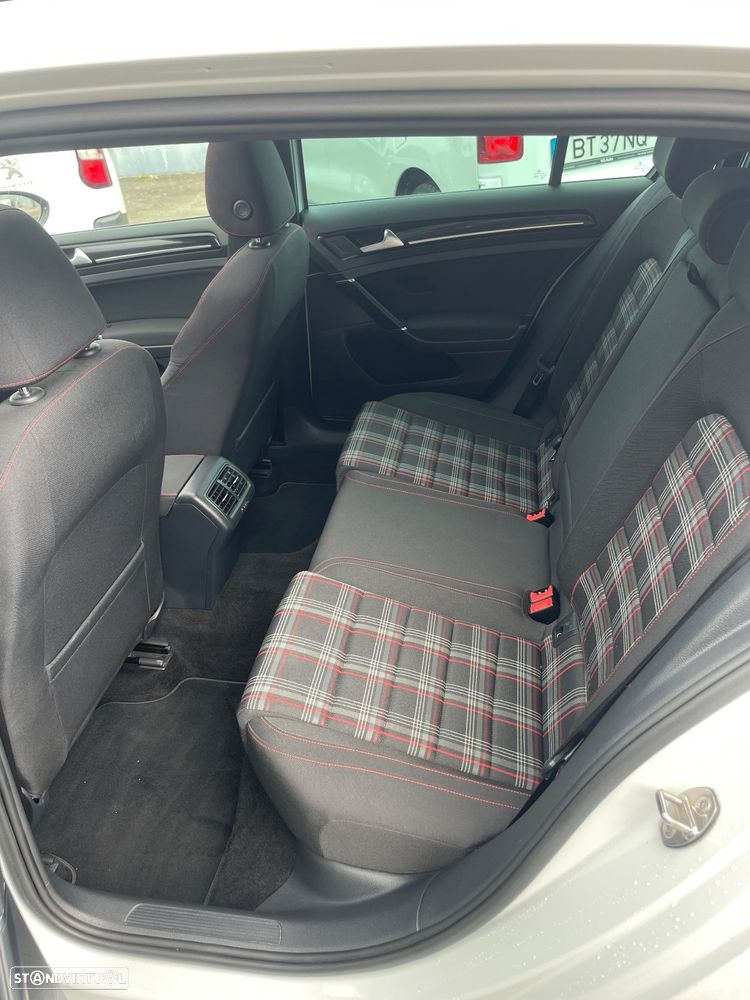 VW Golf 2.0 TSi GTi DSG Performance - 16