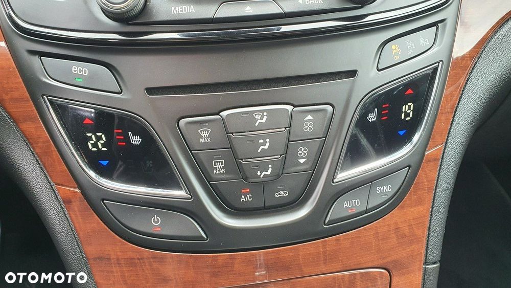 Opel Insignia - 25
