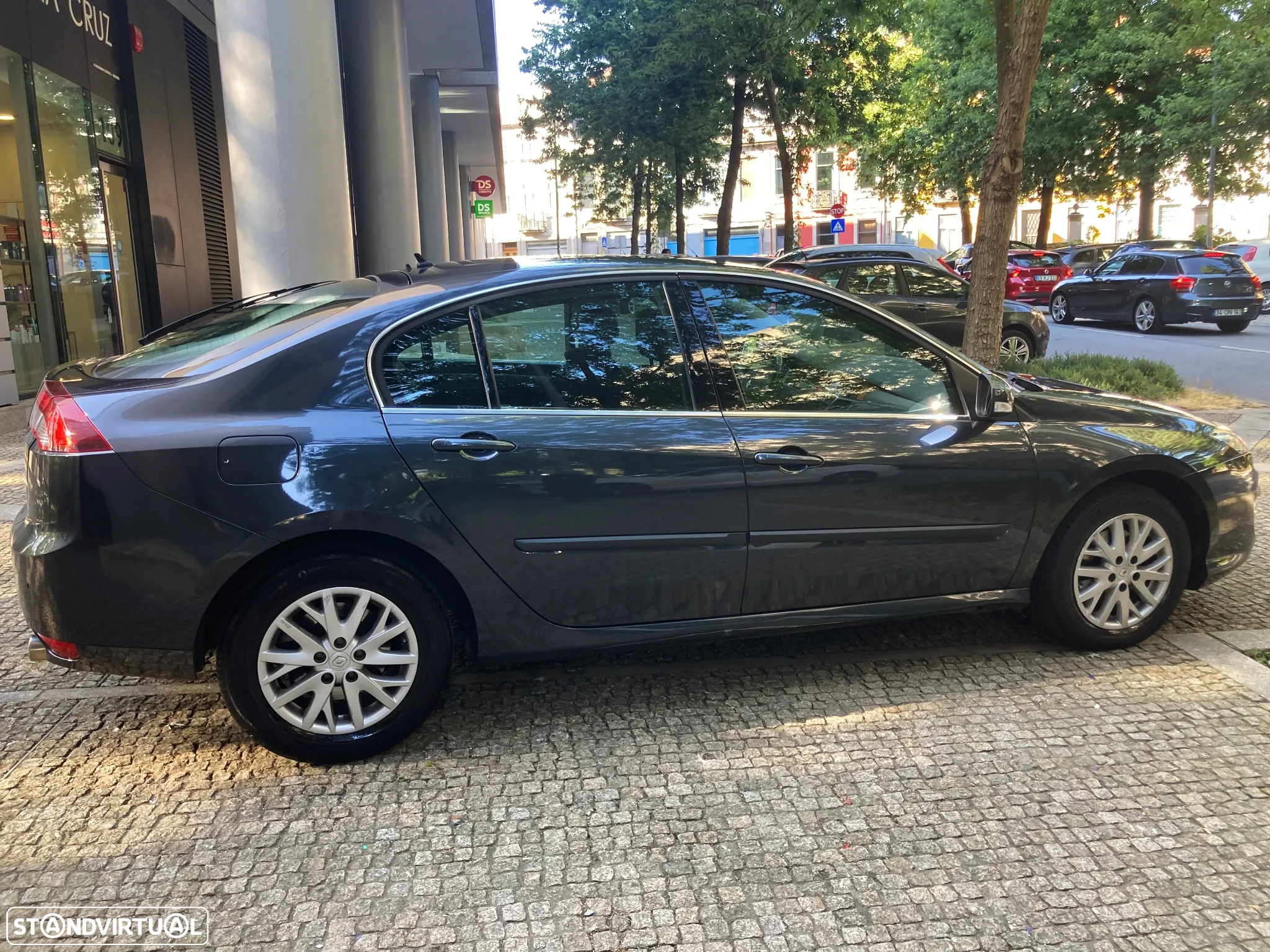 Renault Laguna 2.0 dCi Dynamique S 118g - 15