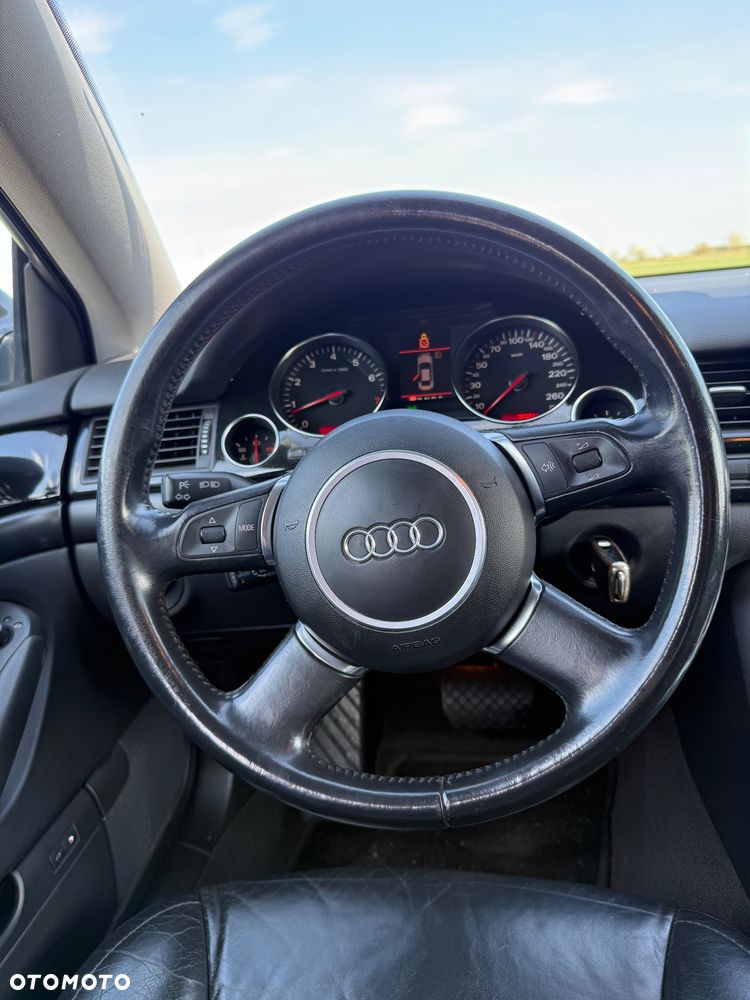 Audi A8 3.7 Quattro - 10