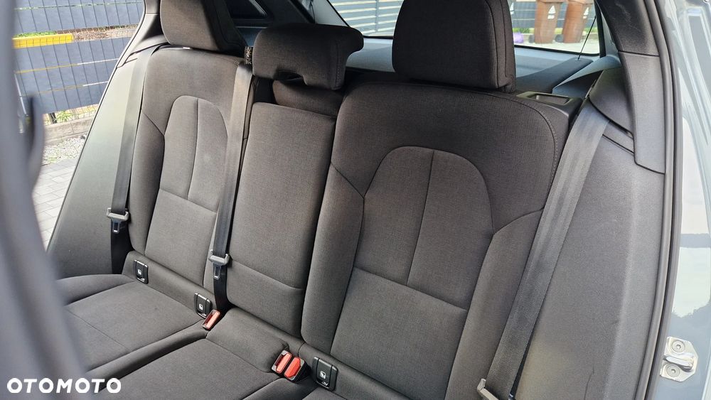 Volvo XC 40 T3 Momentum - 21