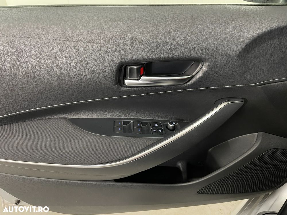 Toyota Corolla - 22
