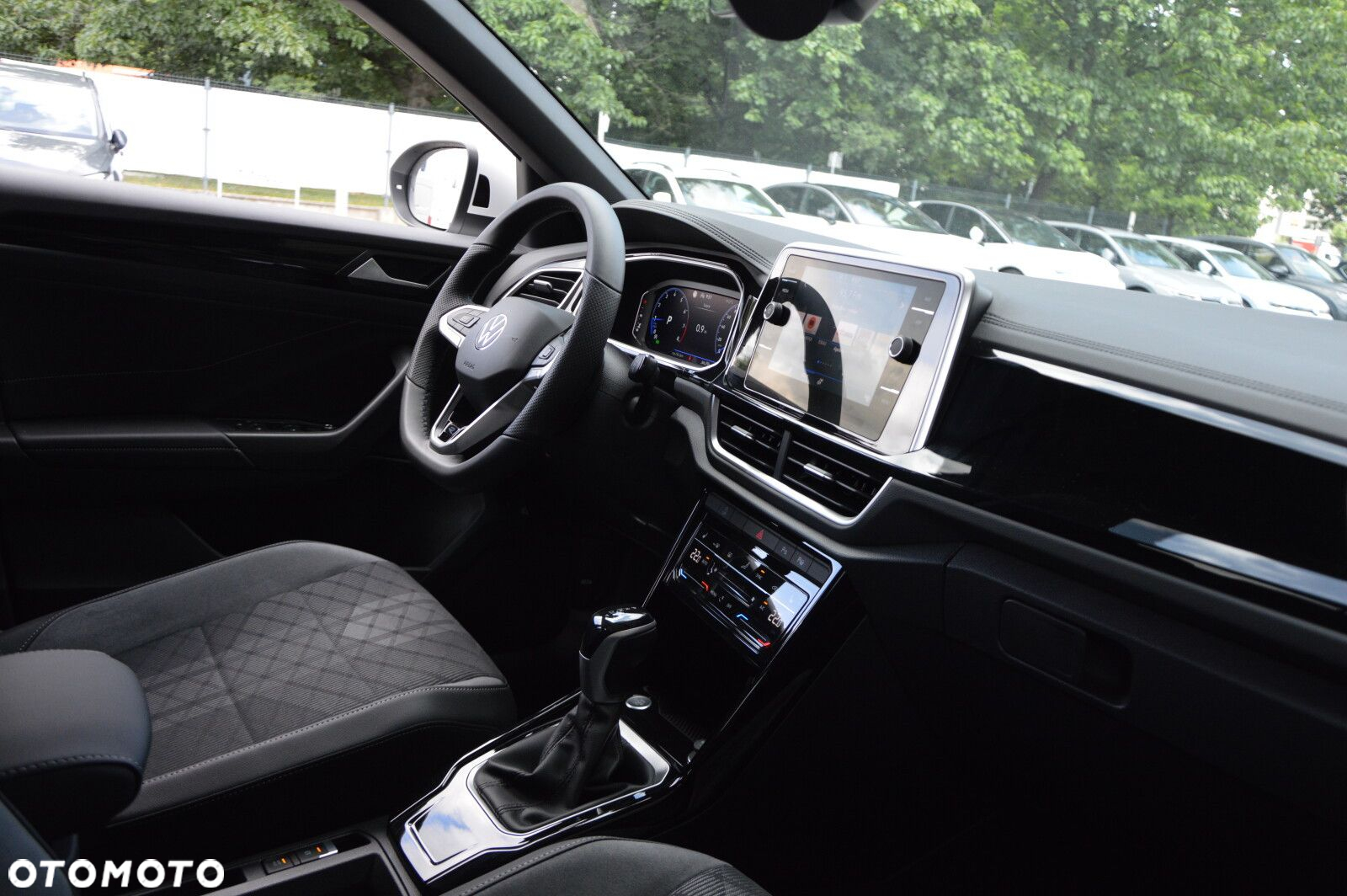 Volkswagen T-Roc - 18