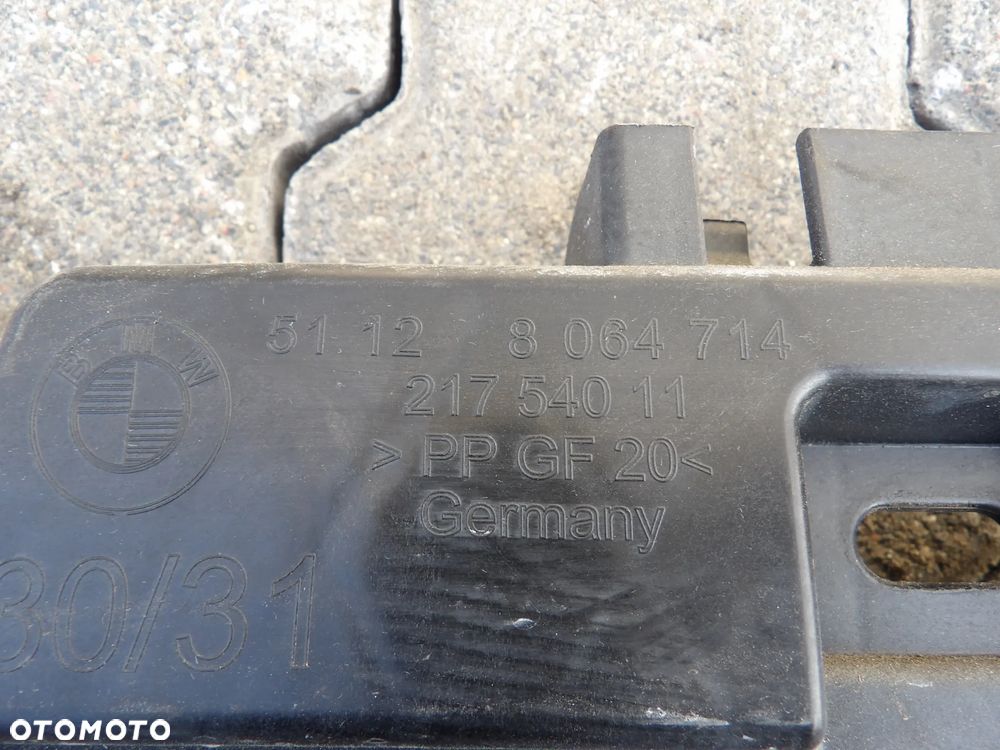 BMW- G30 - ŚLIZG , WSPORNIK ZDERZAKA - TYŁ - 8064714 - 2