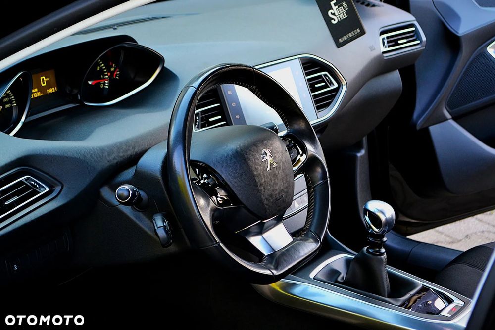 Peugeot 308 - 24