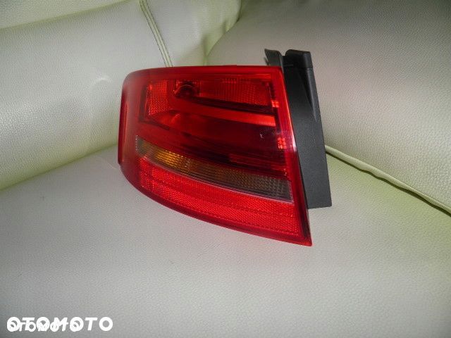 LAMPA TYLNA LEWA AUDI A4 8K5 LIMUZYNA 2012r - 4