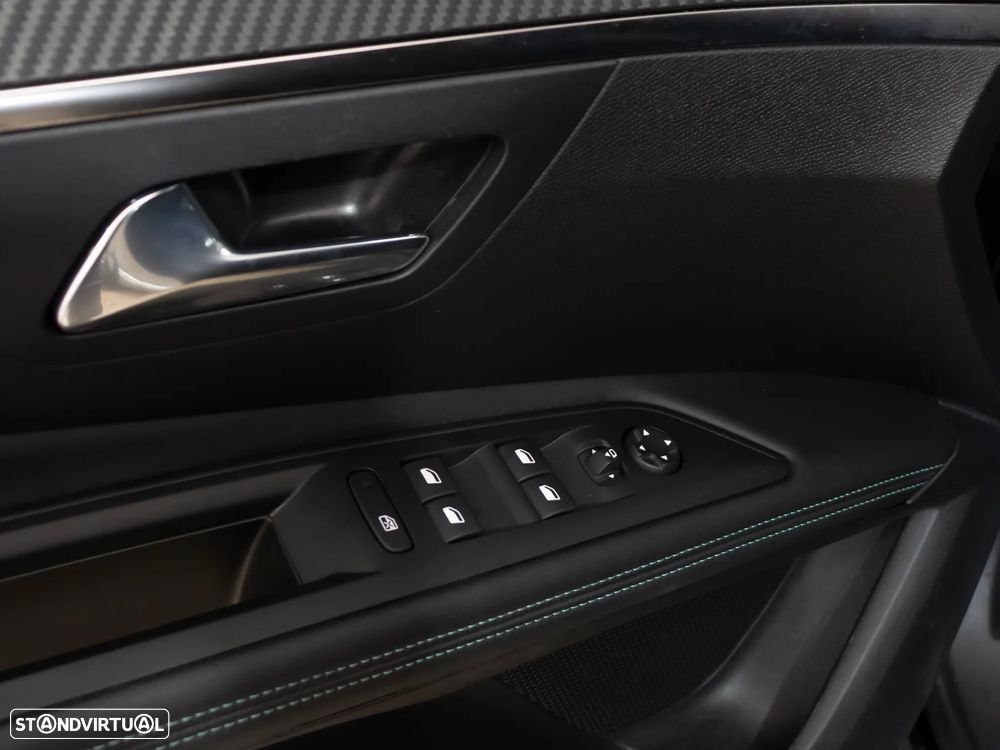 Peugeot 3008 1.2 PureTech Allure EAT8 - 20