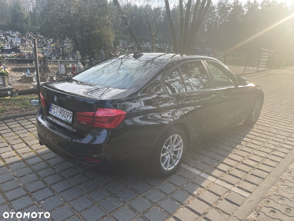 BMW Seria 3 318i - 11