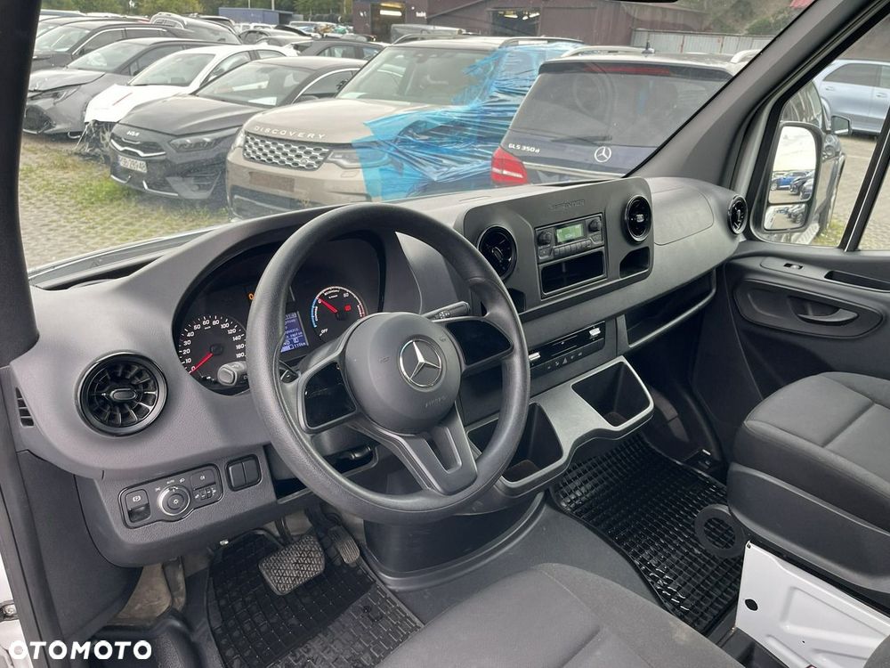 Mercedes-Benz Sprinter - 10