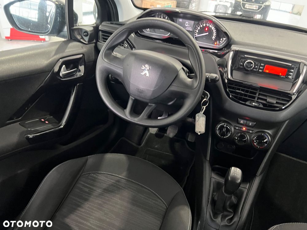 Peugeot 208 - 18