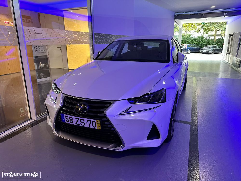Lexus IS 300H Luxury - 11