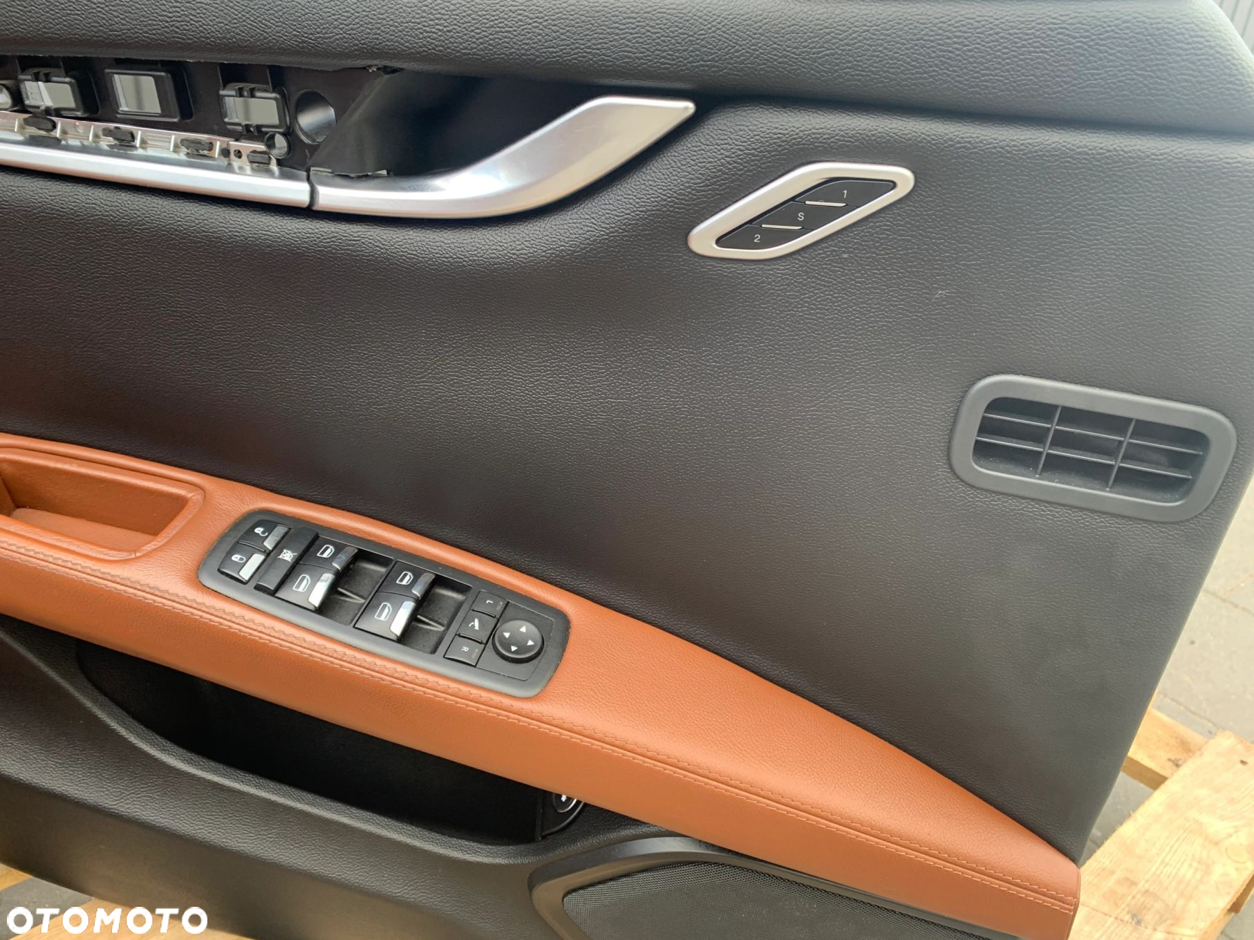 FOTELE TAPICERKA MASERATI GHIBLI III PAMIĘĆ GRZANE ELEKTRYCZNIE REGULOWANE HARMAN KARDON - 11