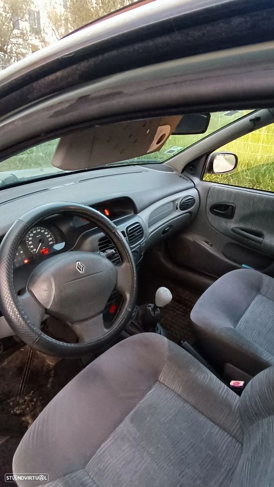 Renault Mégane 1.4 16V RTE - 5