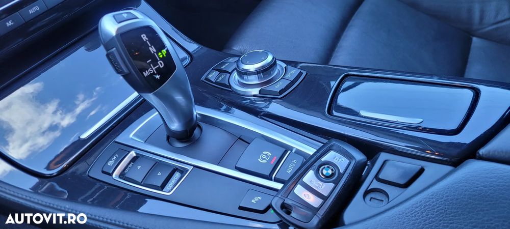 BMW Seria 5 520d Aut. Modern Line - 13