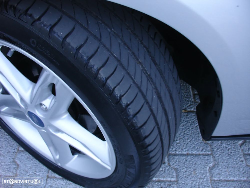 Ford Focus 1.5 TDCi Titanium - 24