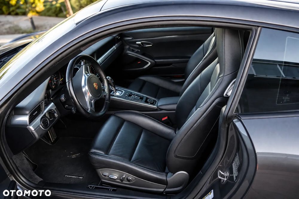 Porsche 911 Carrera PDK - 21