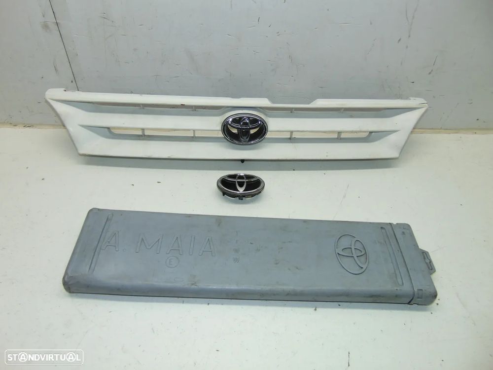 Toyota Corolla AE100 grelha - 1