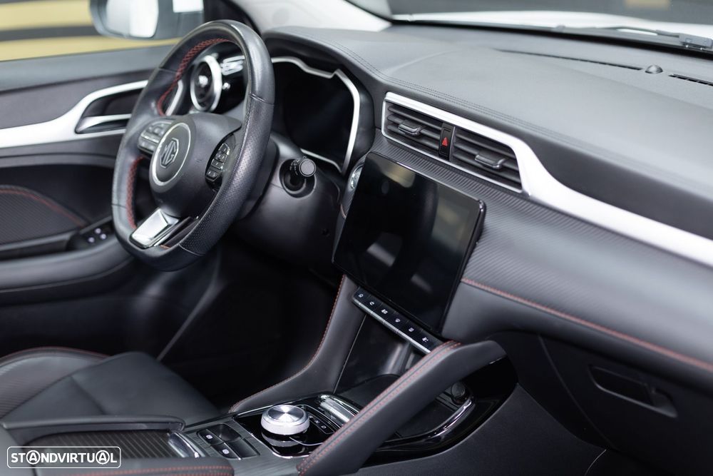 MG ZS EV 72.6 kWh Luxury OBC 11 kW - 23