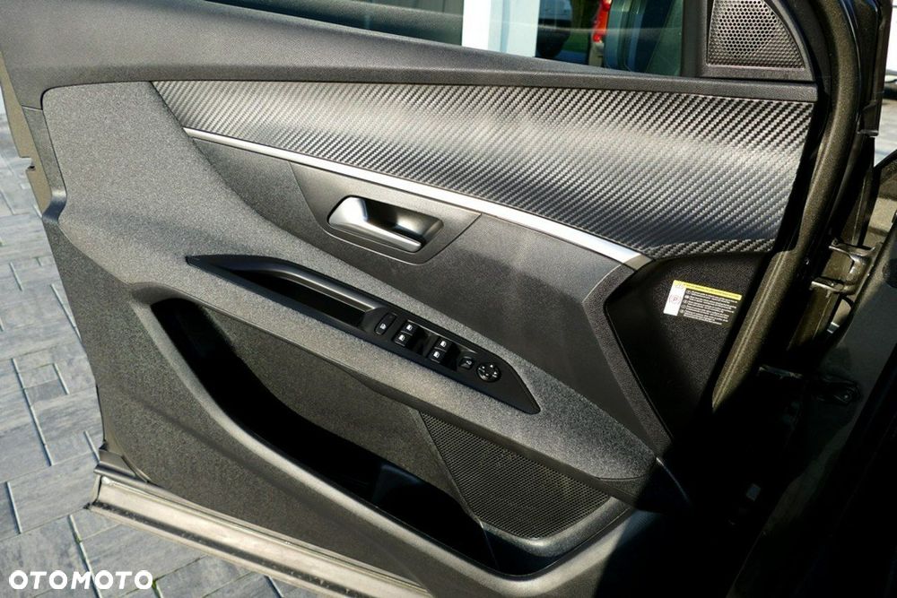 Peugeot 3008 1.2 PureTech Allure Pack S&S - 17