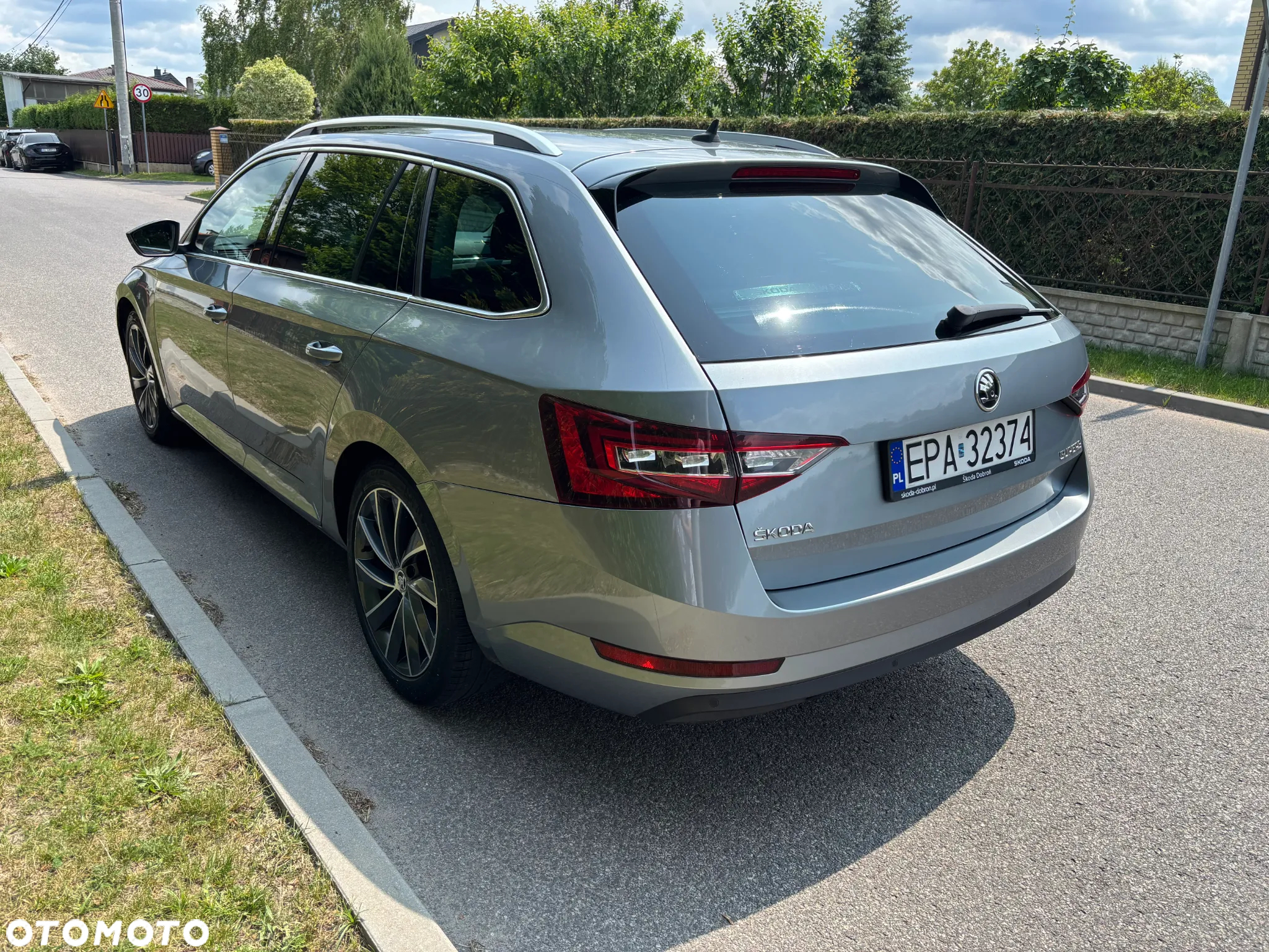 Skoda Superb 2.0 TDI L&K DSG - 3