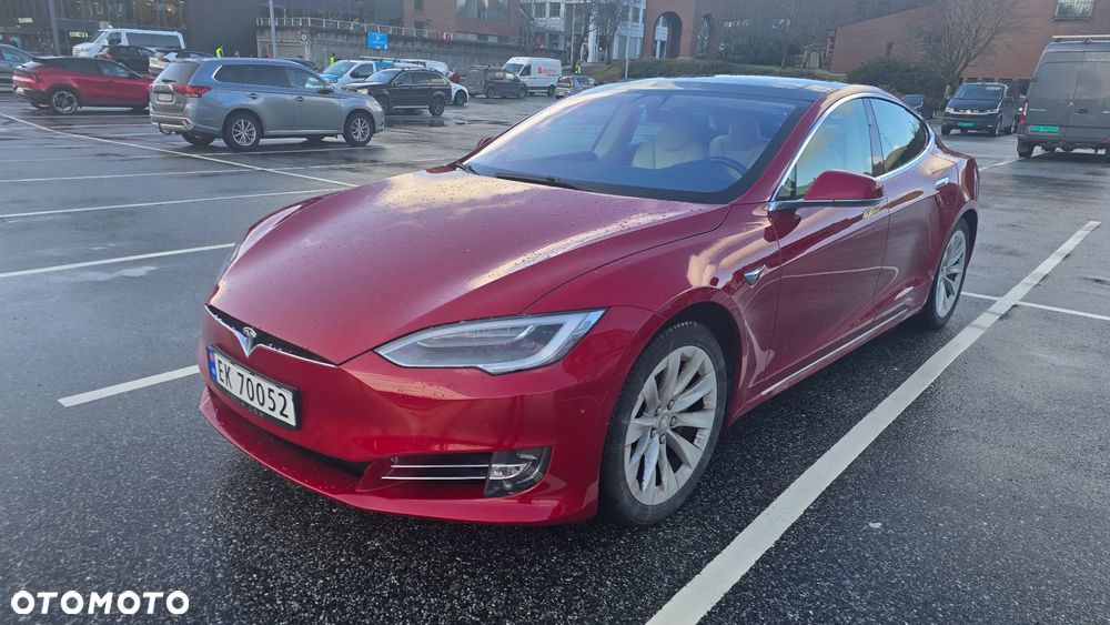 Tesla Model S - 1