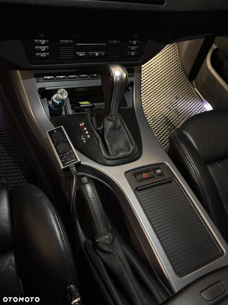 BMW X5 4.8is - 24