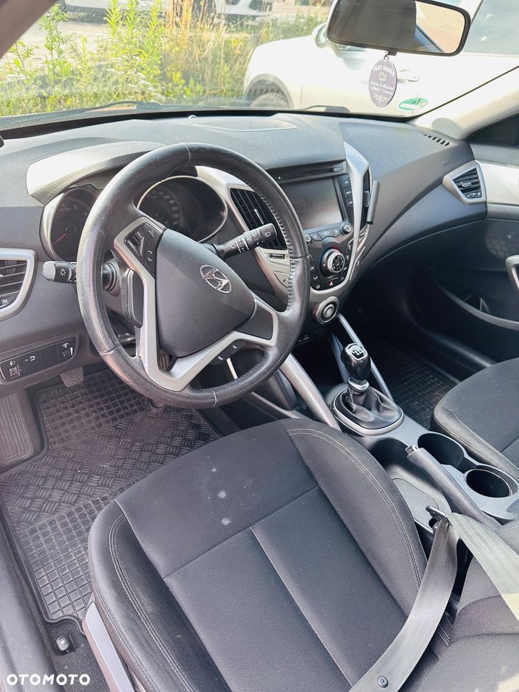Hyundai Veloster 1.6 Style - 11
