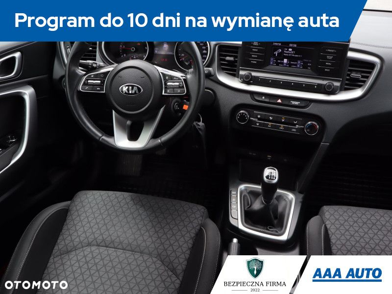 Kia Ceed - 8