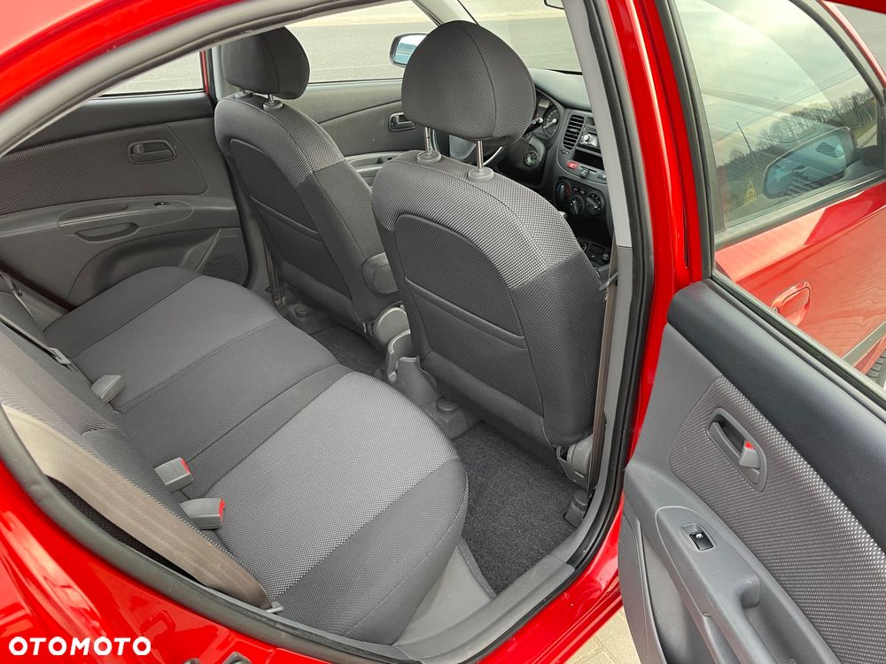 Kia Rio 1.4 Family - 16