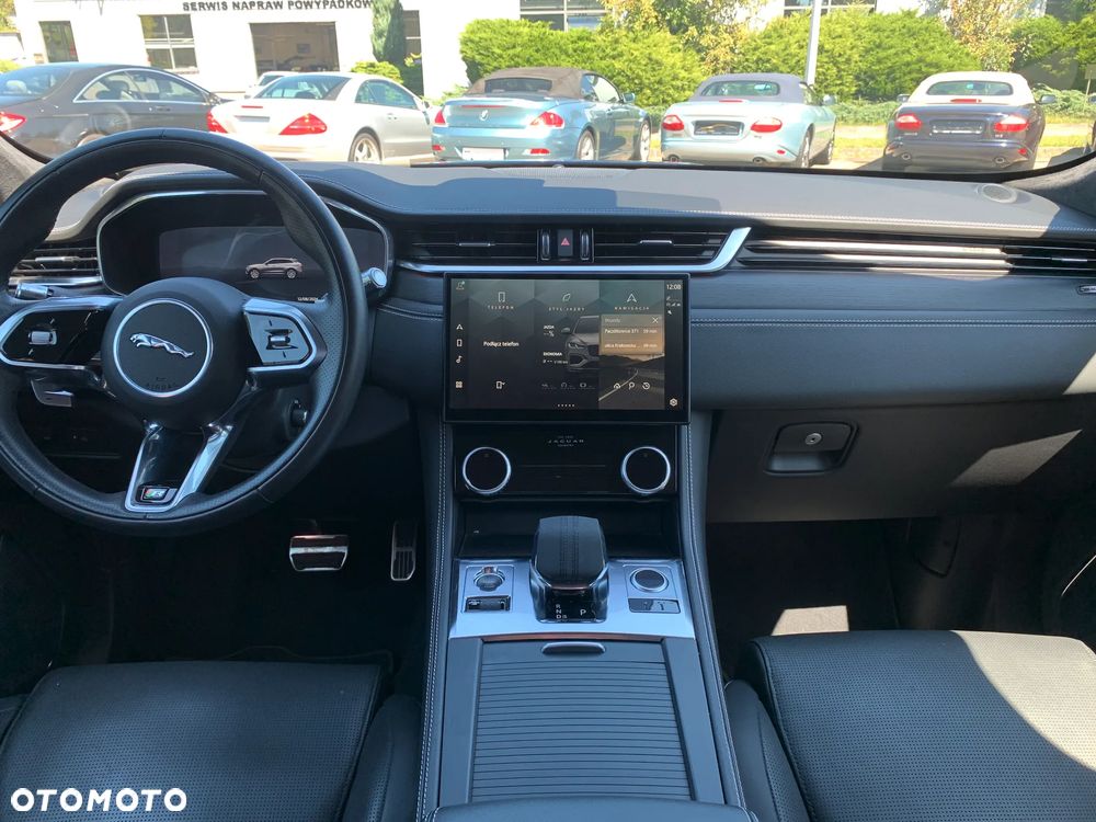 Jaguar F-Pace 2.0 P250 mHEV AWD R-Dynamic HSE - 12