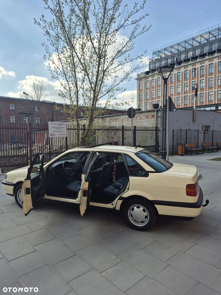 Volkswagen Passat 1.9 TDI CL - 24